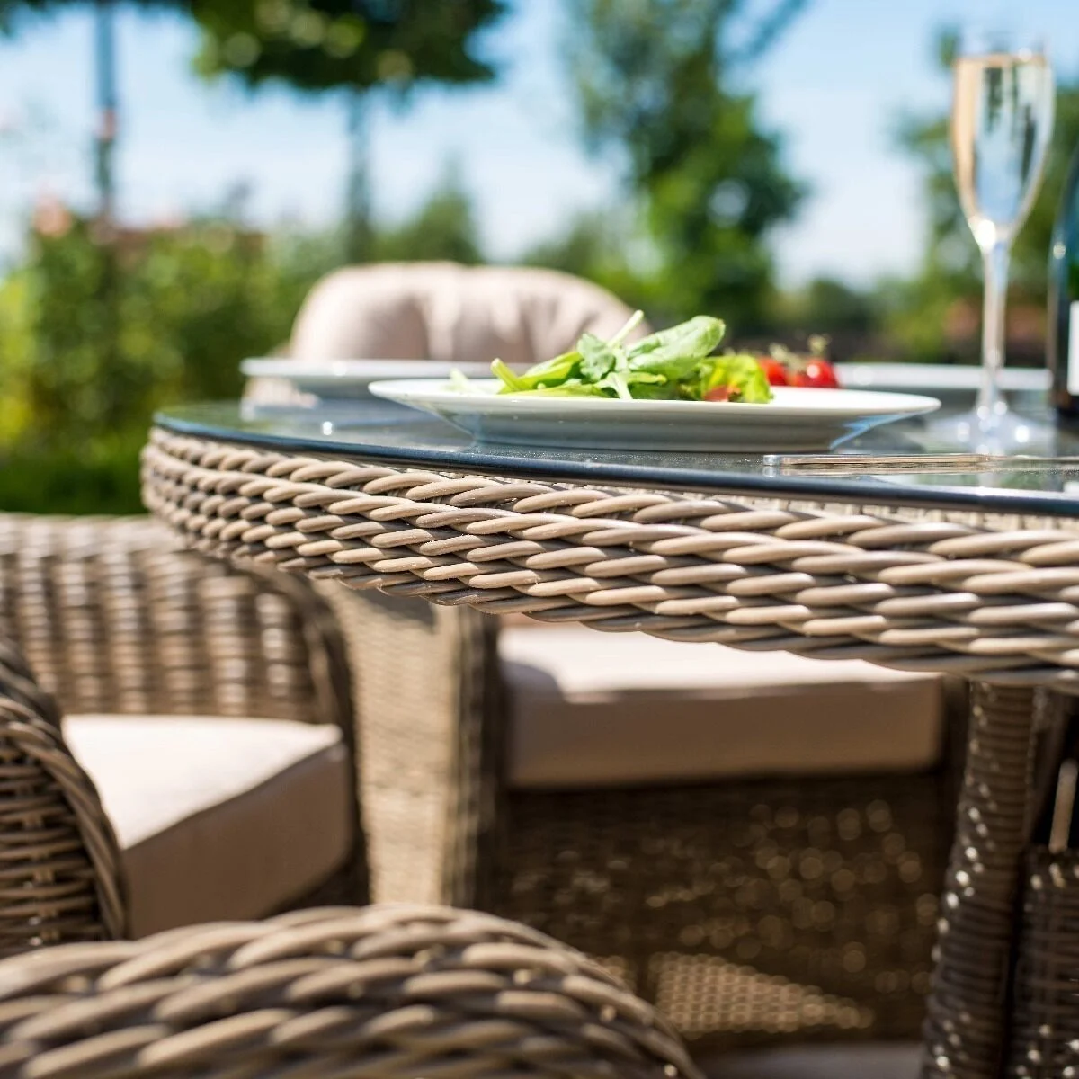 Winchester-Heritage-8-Seat-Round-Rattan-Fire-Pit-Dining-Set-7